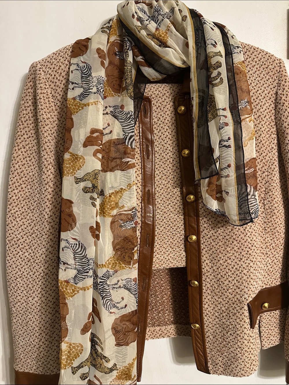 Scarf neutral Zoo Time